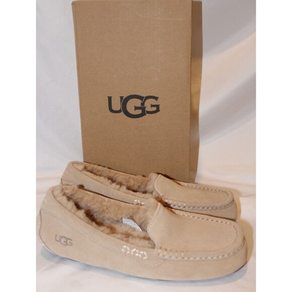 NIB UGG WOMEN'S ANSLEY SUEDE SHEARLING LINED SLIPPERS SAND - Picture 2 of 7